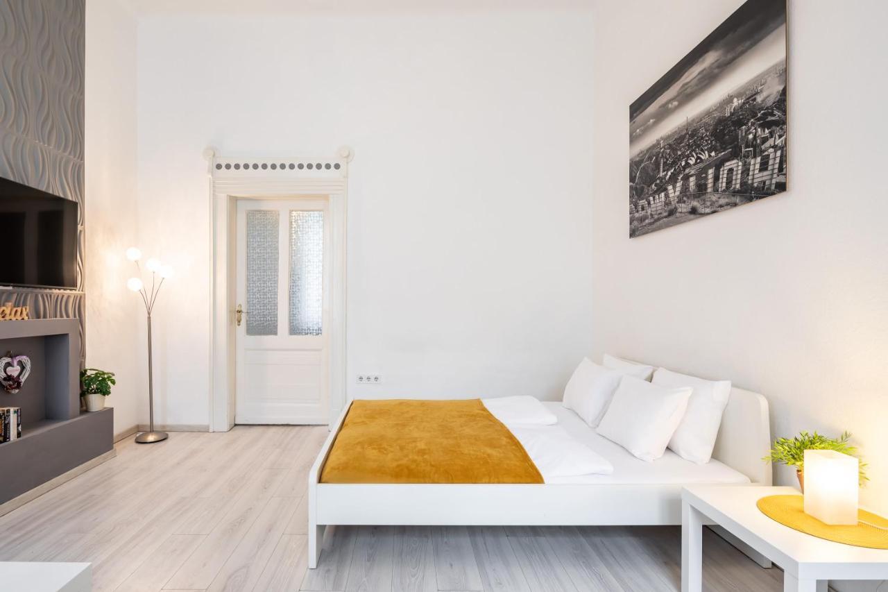 New, High Quality Apartment In The City Center Budapest Esterno foto
