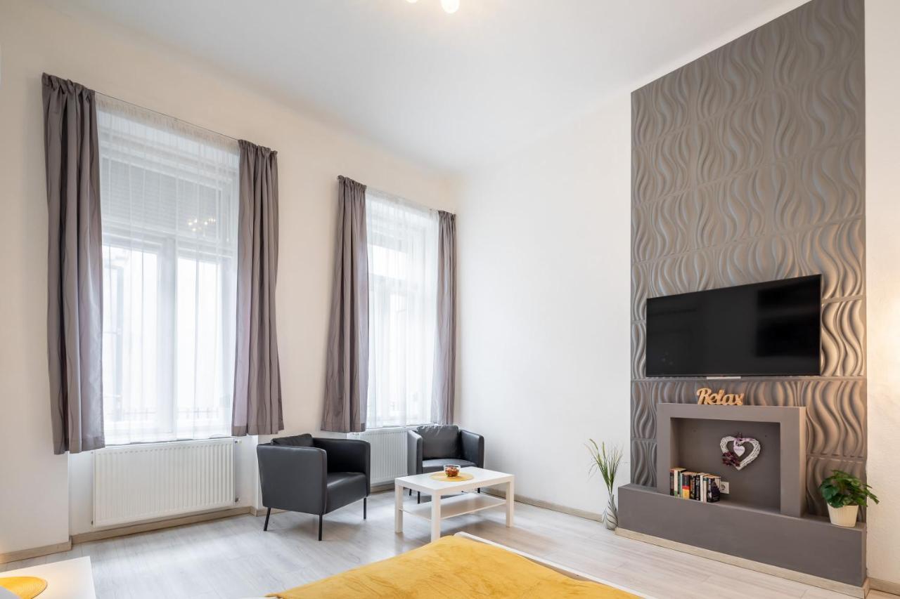 New, High Quality Apartment In The City Center Budapest Esterno foto